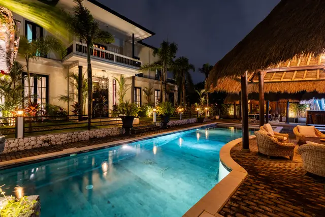 A Seven-Villa Estate With a Five-Bedroom Mansion at Its Heart