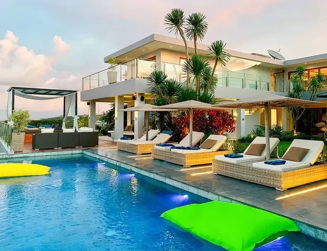 A Clifftop Trophy Residence With Its Own Nightclub
